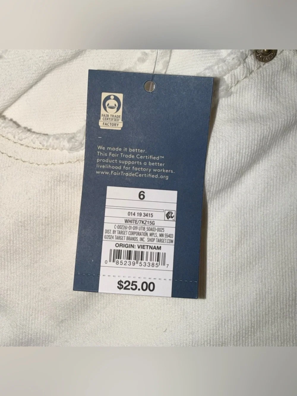 Universal Thread clean white